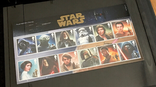 9b UK 2015 Star Wars stamp set